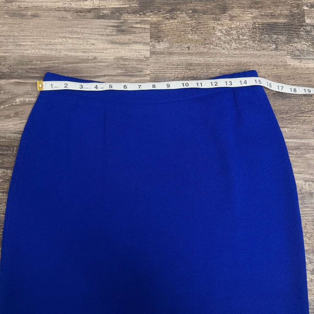 St. John Women’s Blue Knit Skirt Suit Embellished Jacket With Gold Accents Sz 12 - Picture 10 of 12